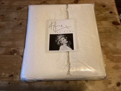 KYLIE MINOGUE AT HOME JAYA GESTEPPTER BETTLÄUFER 45cm x225cm. Lagerfund