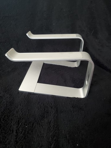 Soundance LS1 Compatible with Apple Patented Desk Stand - Silver - Picture 1 of 4