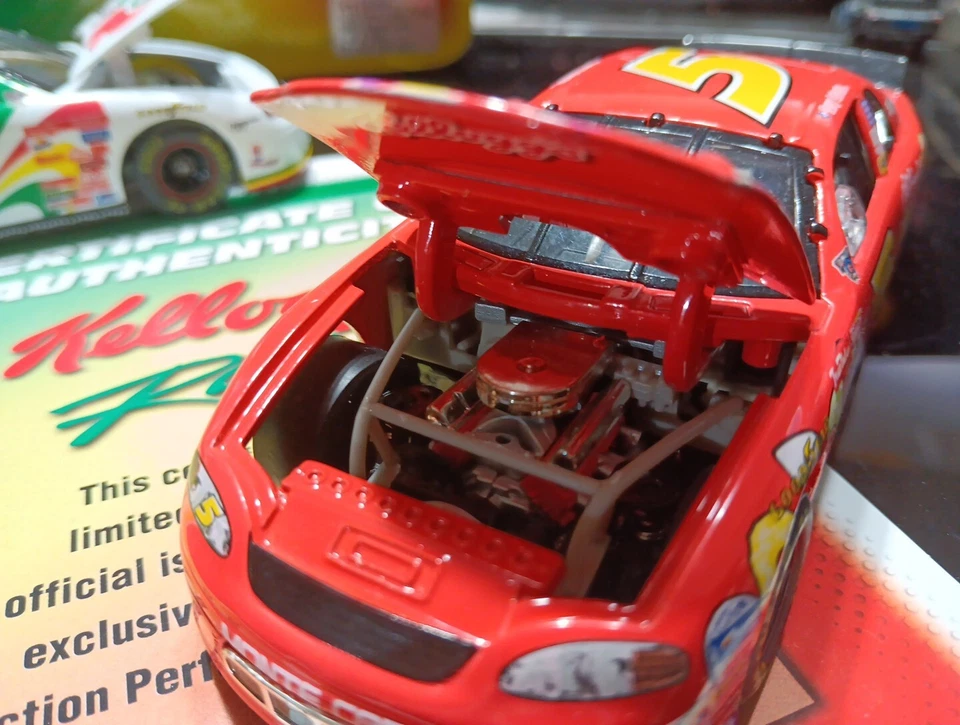 Action Kellogg's Terry Labonte 1998 1 Of 4500 , 1:32 Die Cast China  2 Car... - Image 3 of 4