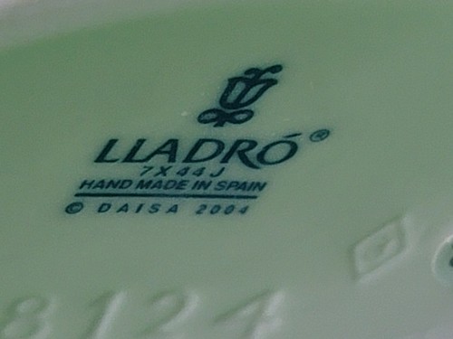 Lladro Fantasy Ride Porcelain Figurine 8124 Spain 7X44J Daisa 2004 - Picture 14 of 17