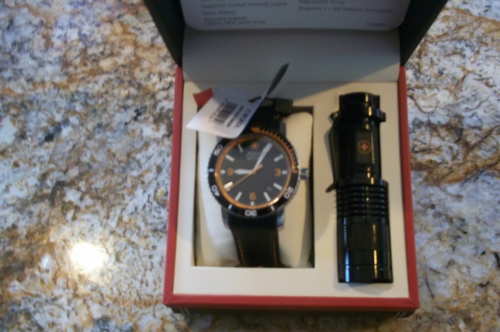 wenger swiss military roadster with flashlight