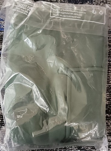 Lacoste Unisex Kids Sweatpants Small Green 10 Years RN 87651 NEW - Picture 2 of 3