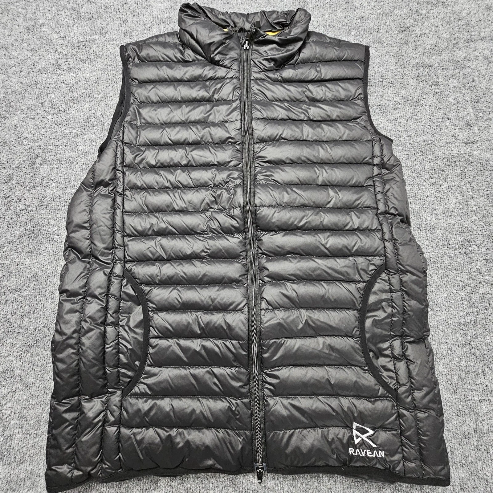 Ravean Heated Vest Mens Small Black C6 Heat System Insulated Puffer Zip Cable