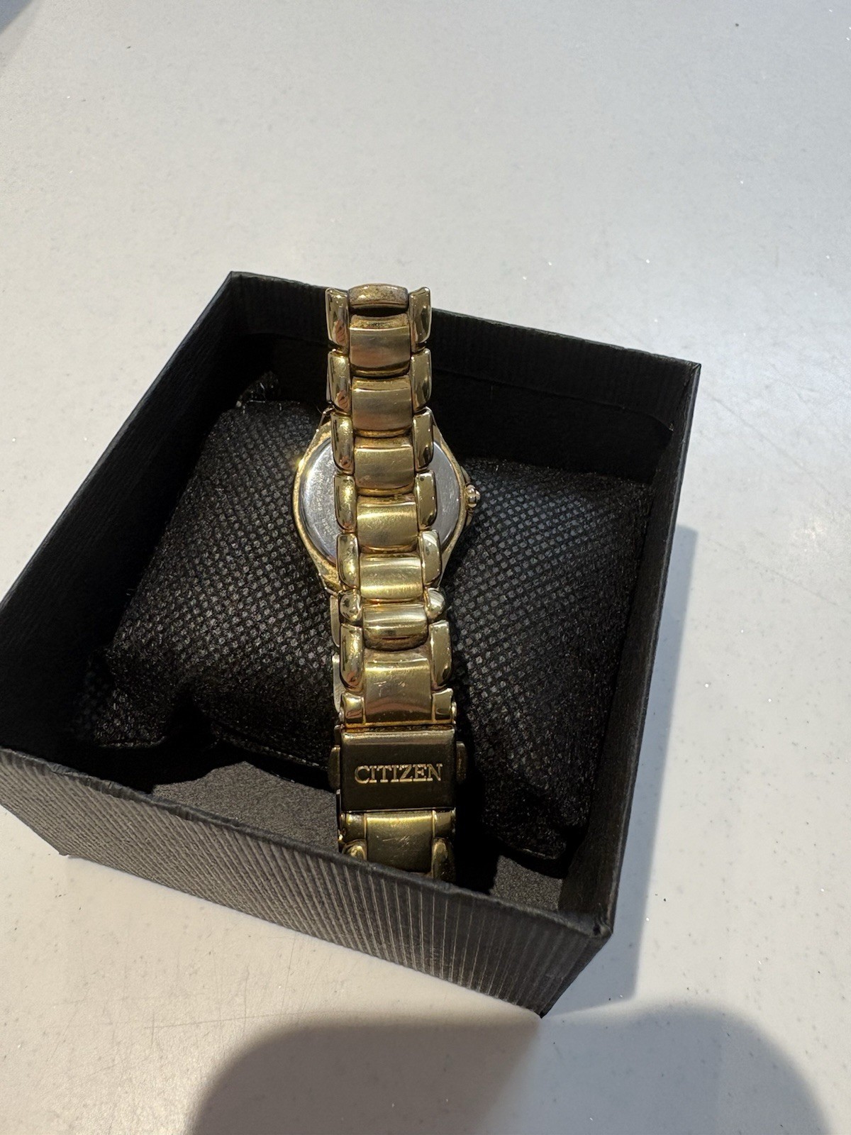 Citizen Eco-Drive Ladies Gold Tone Two Tone Watch E011 WR100 Date Working image 2