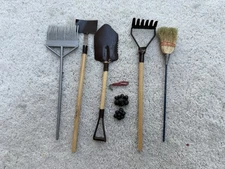 CUTE Breyer Horse Traditional Accessories Lot Stable Cleaning Supplies Tools Etc