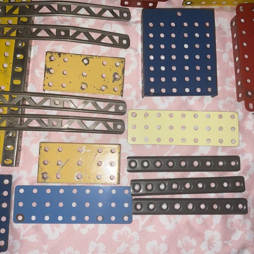 VINTAGE ERECTOR SET PARTS YELLOW RED BLUE OLD MISCELLANEOUS METAL - Picture 7 of 7