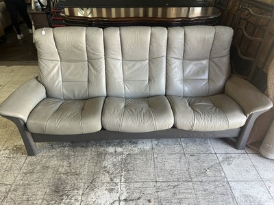Ekornes Stressless Buckingham Gray Leather/Gray Stained Walnut wood Sofa