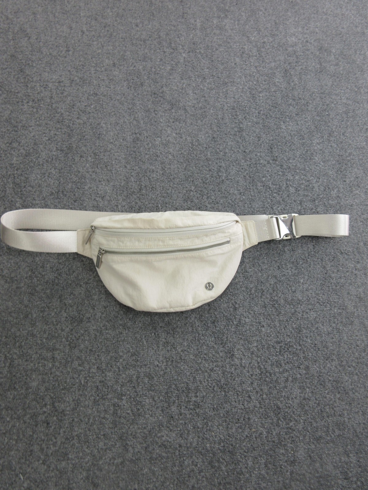 Lululemon Belt Bag Womens Medium White Nylon Fanny Pack Adjustable Strap Zip-image