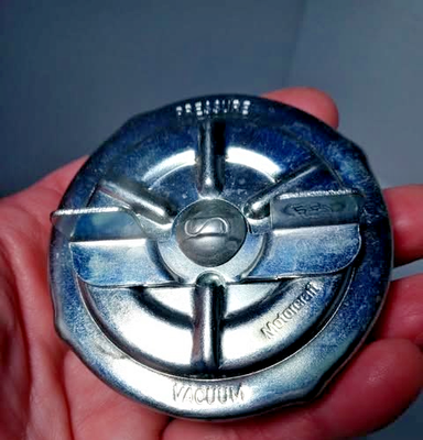 #ad Vintage Motocraft Metal Vacuum Pressure S Gas Cap #6F18 $19.00