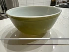 Vintage PYREX Primary Green 2 1/2 Qt Nesting Mixing Bowl #403