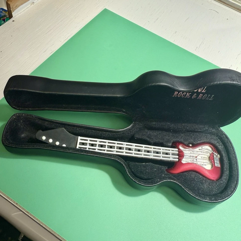 Kool Rock & Roll Guitar Watch Red With Case KT-88 And NEW RENATA BATTERY READ - Image 2 of 4