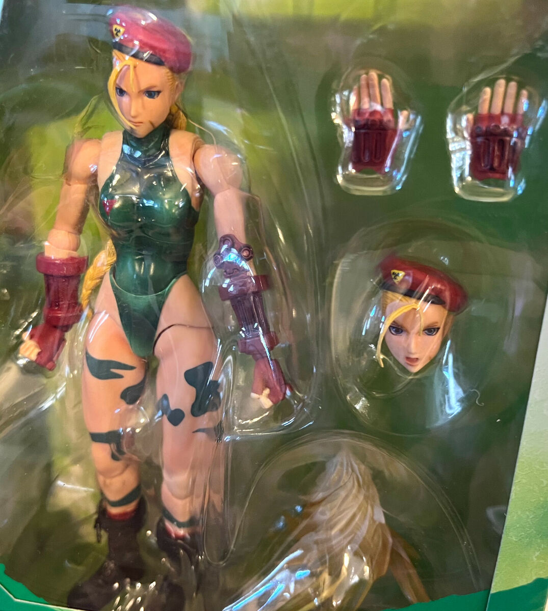 PLAY ARTS SUPER STREET FIGHTER IV CAMMY