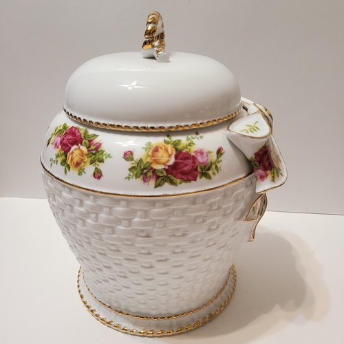Royal Albert Old Country Roses Large Biscuit Box Ribbon Cookies Jar Vintage - Picture 5 of 7