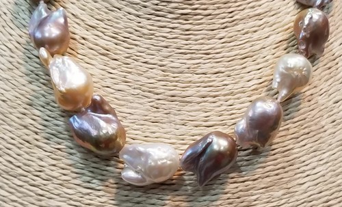 Großer Süßwasser natürlich farbenber Barock Perlen Strang mit 14Kt massiv Gold Verschluss - Bild 2 von 6