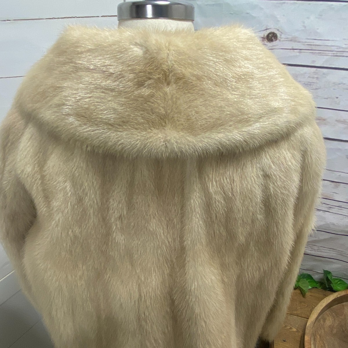 VTG Fur Coat Des Moines Iowa Mid-Length Beige Collar Winter