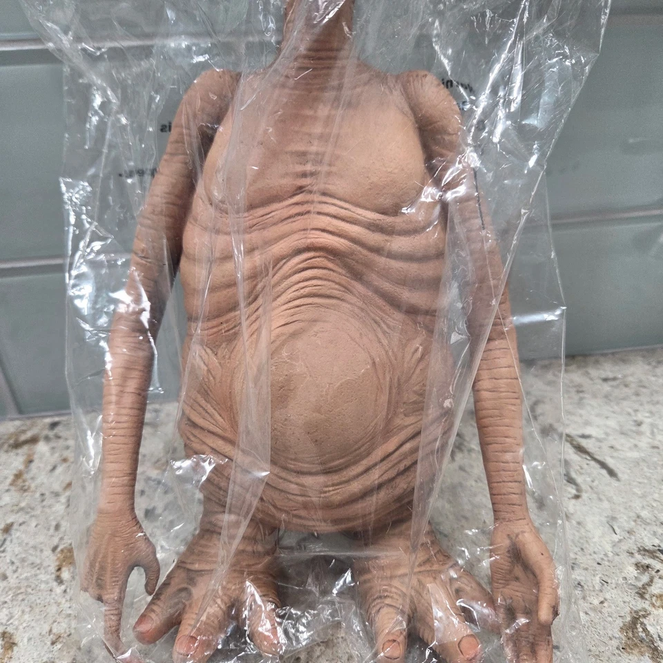 NUEVO E.T. Figura de espuma extraterrestre NECA juguete coleccionable nuevo en paquete Foto 4 de 4