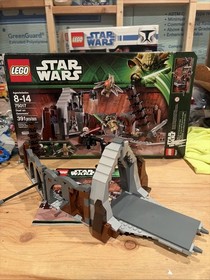 LEGO Star Wars: Duel On Geonosis (75017) Complete Set With All Minifigures