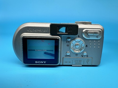 Sony Digital Camera Cybershot DSC-P10 5.0MP Silver Tested - Picture 5 of 11