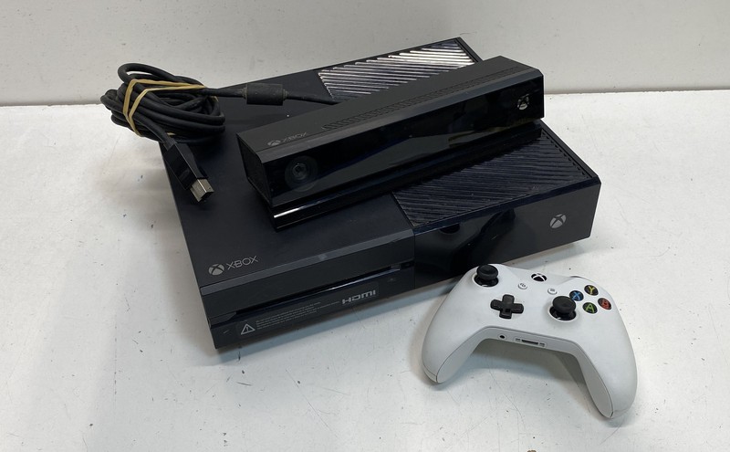 Microsoft Xbox One Console Model 1540 Kinect Sensor White Controller For Parts