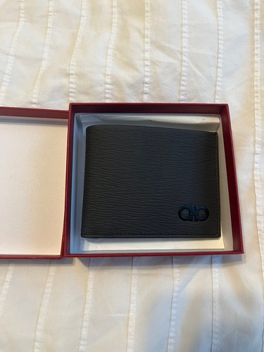 ferragamo wallet