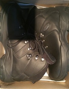 lowa work boots uk