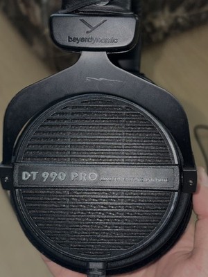 Beyerdynamic DT 990 limited edition Pro 250 Ohm Open Back Studio HeadphonesBLACK