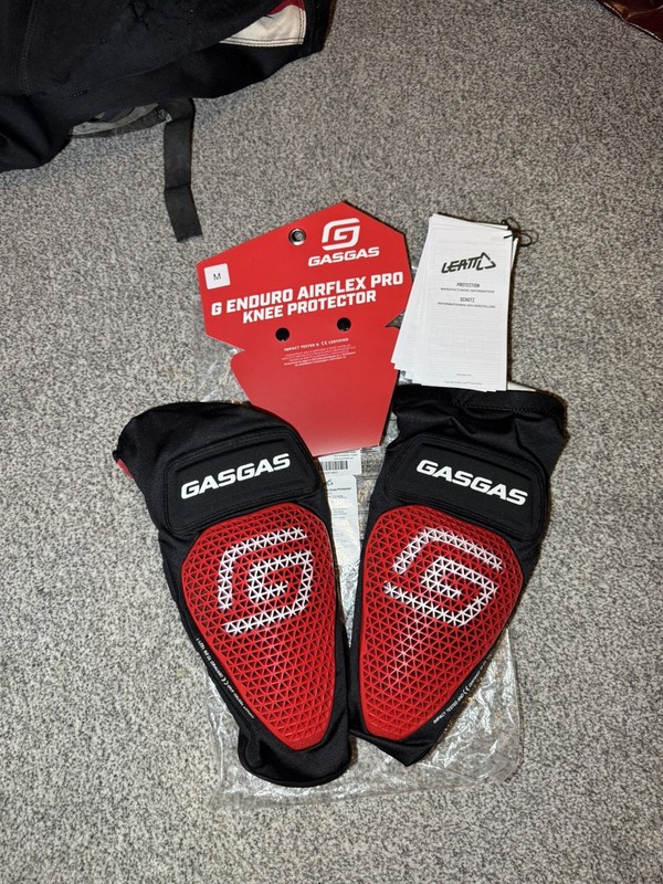 Leatt Airflex Pro Knee Guards Pads Size M gas gas