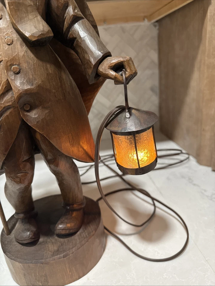 German Night Watchman Wood Carved Rare Figurine  Lantern Light Vintage Folk Art  - Image 3 of 4