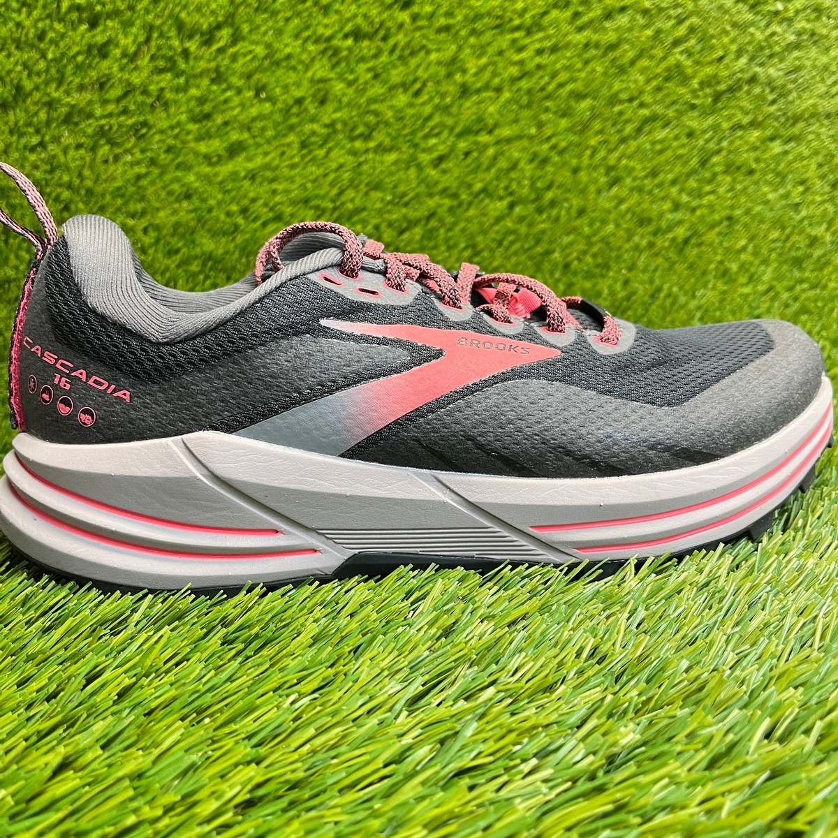 S Brooks Cascadia 16 GTX Womens Size 8.5 Black Pink Trail Running