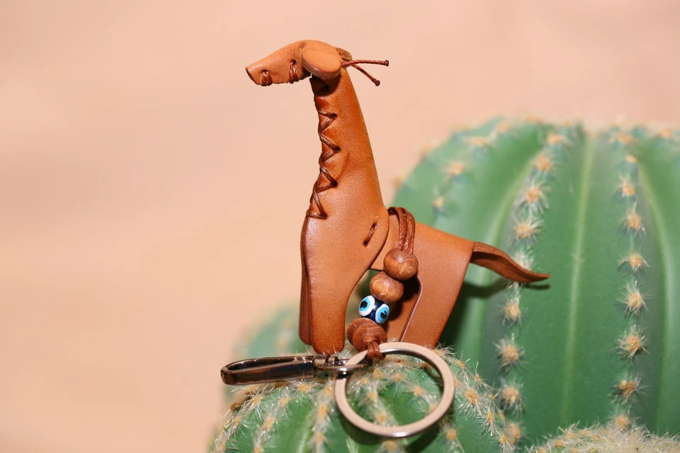 皮革长颈鹿钥匙扣-手工野生动物园动物袋小饰品礼物 — 第 4/4 张图片