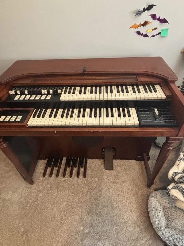Hammond organ model M-3 used in good condition