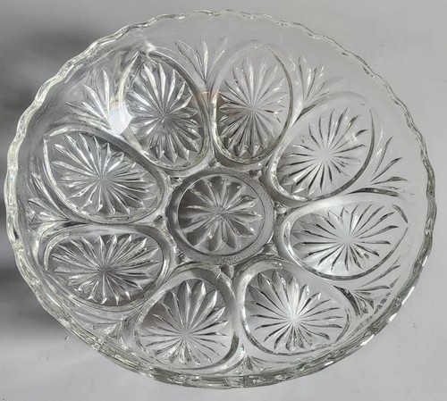 Vintage Anchor Hocking Glass Bowl w/ Scalloped Edge Clear - Picture 2 of 5