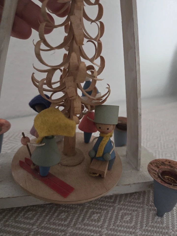 Pyramide Holz Erzgebirge Original Expertic DDR Kinder im Schnee Handarbeit - Bild 4 von 4