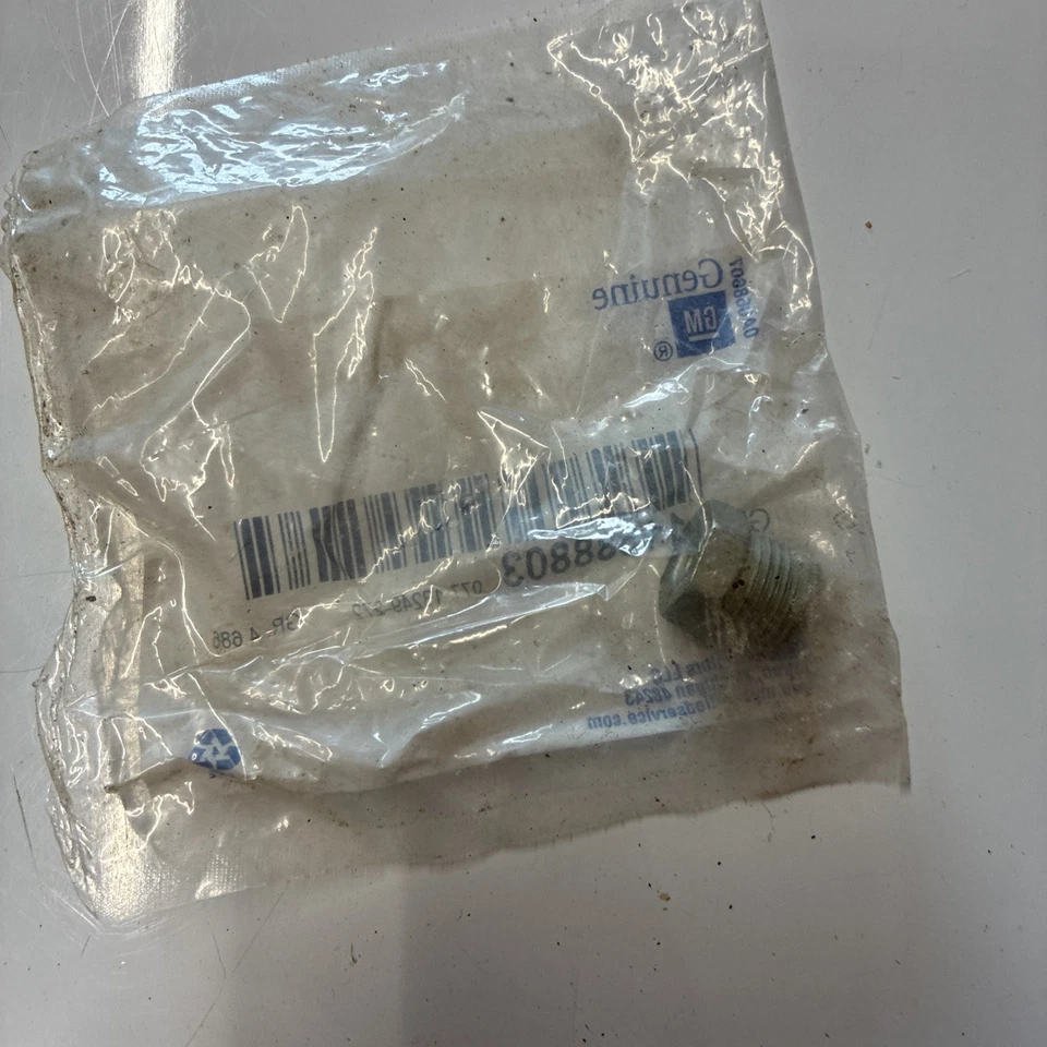 Tuerca de tubo delantera de freno trasero genuina GM 11588803 herrajes de montaje de línea OE Foto 3 de 4