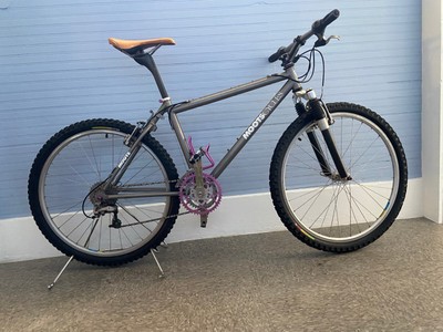 giant soft tail mountain bike