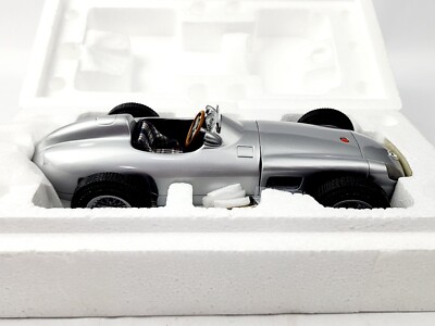 CMC GMBH MERCEDES BENZ W196 SILBERPFEIL MONOPOSTO 1/18 SCALE NEW
