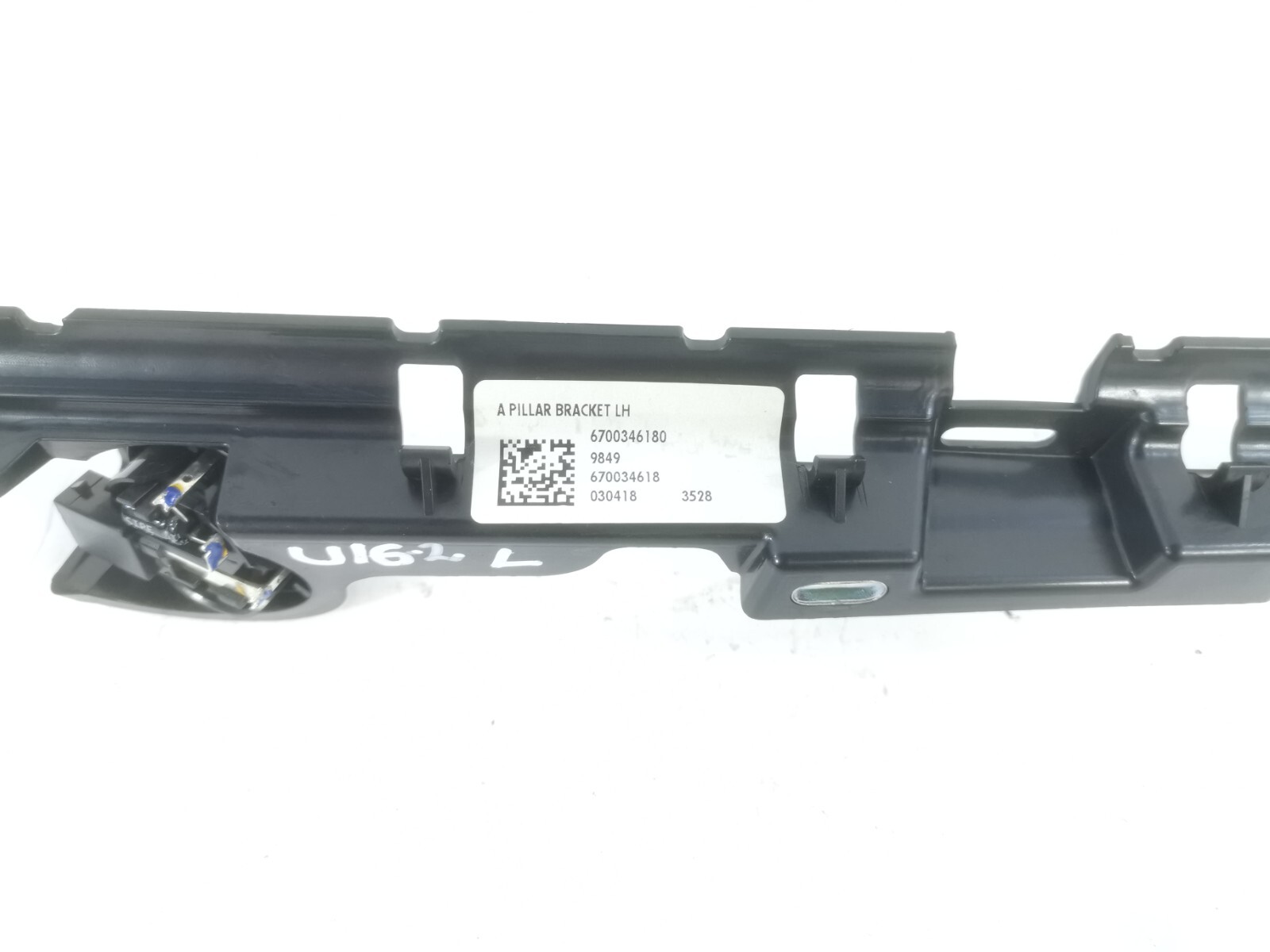 17-20 MASERATI Levante LEFT SIDE A PILLAR TRIM COVER BRACKET 6700346180