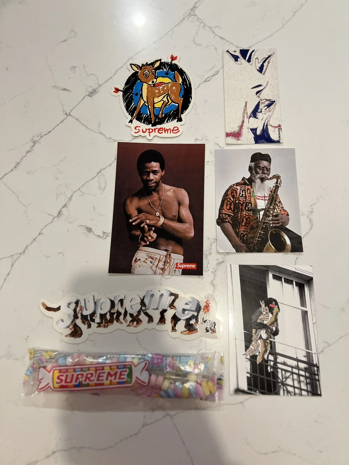 Lot de 6 autocollants Supreme et 1 collier Supreme Candy 