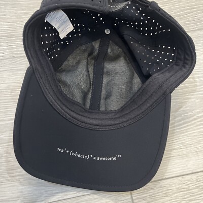 Lululemon Athletica Baller Hat Perforated
Black Sea Wheeze Limited Edition Lululemon Seawheeze Marathon 2015 Baller Finisher Runners  main image 4