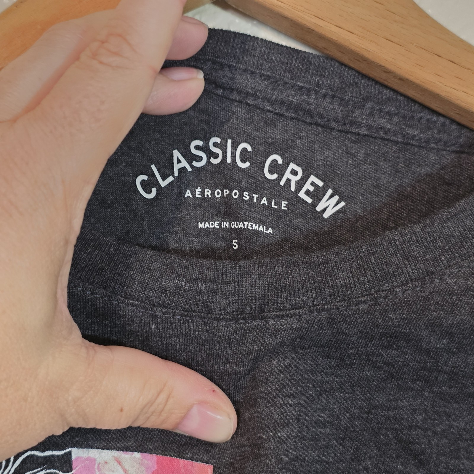 Aeropostale Women’s NWT Size S Dark Heather Grey “AERO” Floral Graphic Tee