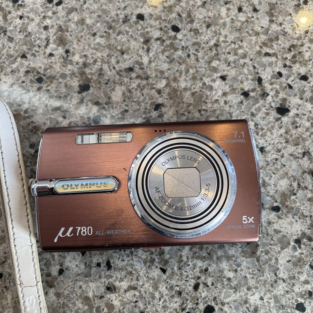 Olympus μ780 Olympus µ780 7.1MP Digital Camera 5x Optical Zoom Compact