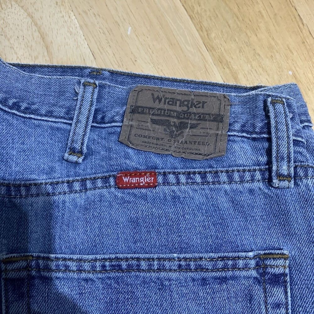 WRANGLER Jeans Mens 40X30 Relaxed Fit Stretch Faded Blue A-68 thumbnail 4