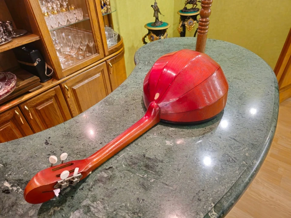 Domra Prima ucraniana de colección — 4 cuerdas — fábrica musical de Chernihiv, URSS 1970 Foto 2 de 4