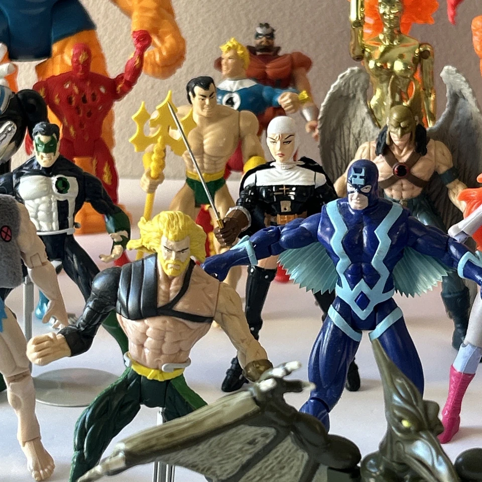 Gran Lote Mixto de 25 Figuras de Acción De Colección Años 90 Marvel DC Comics Toybiz Foto 3 de 4