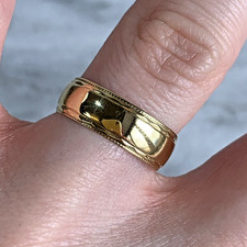 18 ct Gold Ring Wedding Bevelled Edge Band in 750 Yellow Gold - Size L