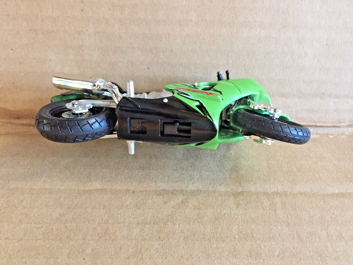 Kawasaki Ninja ZX-12R Motorcycle 1:18 Scale Diecast/Plastic Maisto