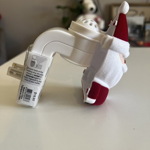 Brand New BATH & BODY WORKS SANTA WALLFLOWER FRAGRANCE PLUG In Nightlight - Picture 3 of 9