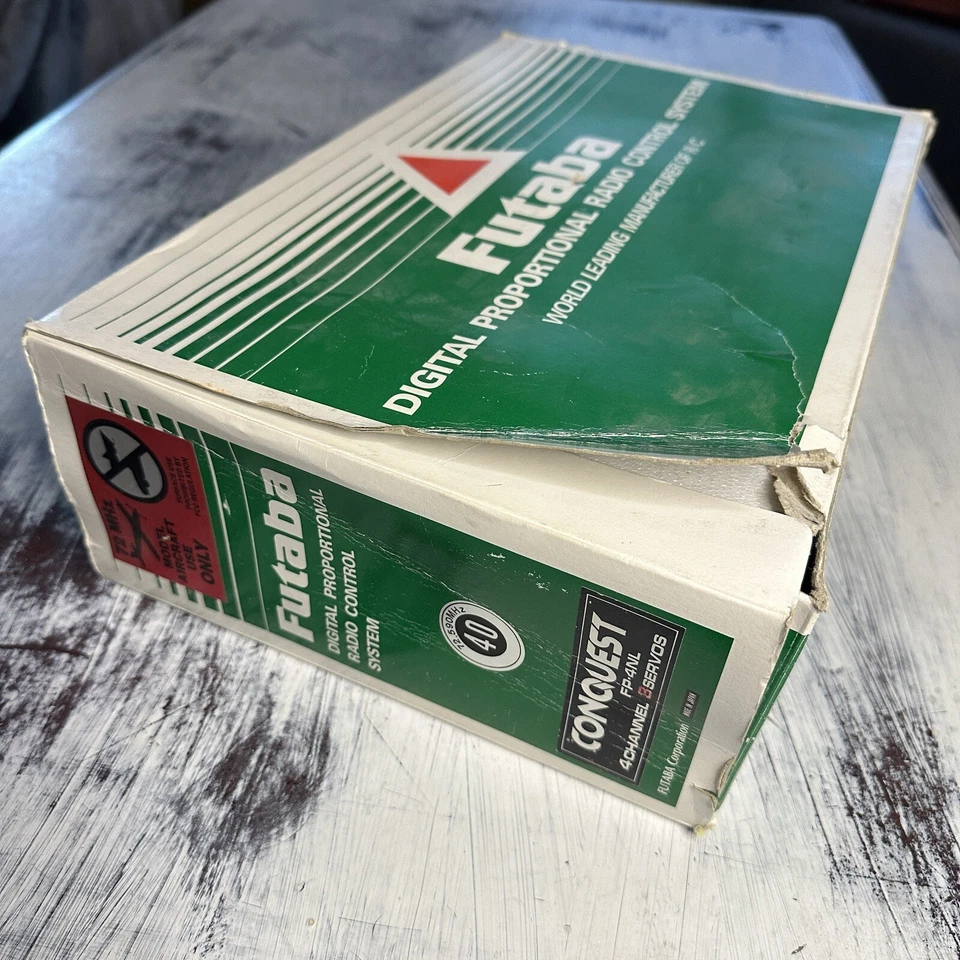 Transmisor de modulación de amplitud radiocontrolado Futaba Conquest FP-T4NL Foto 4 de 4