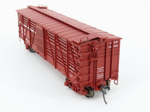 HO Scale PROTO 2000 CNW Chicago North Western 40' Single Deck Stock Car #32899 - Picture 5 of 13