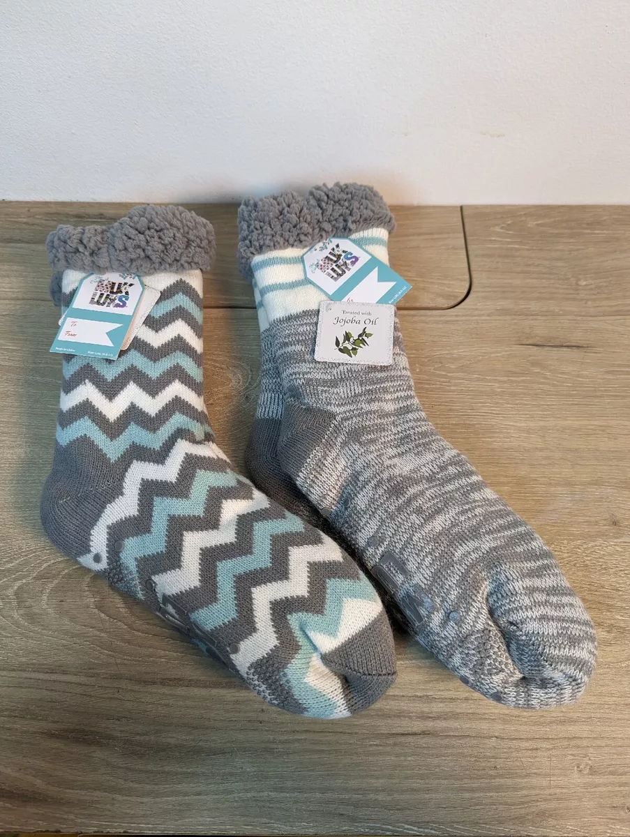 Two Women Muk Luks Cabin Socks Faux Fur Lined Slipper Grey Jojoba